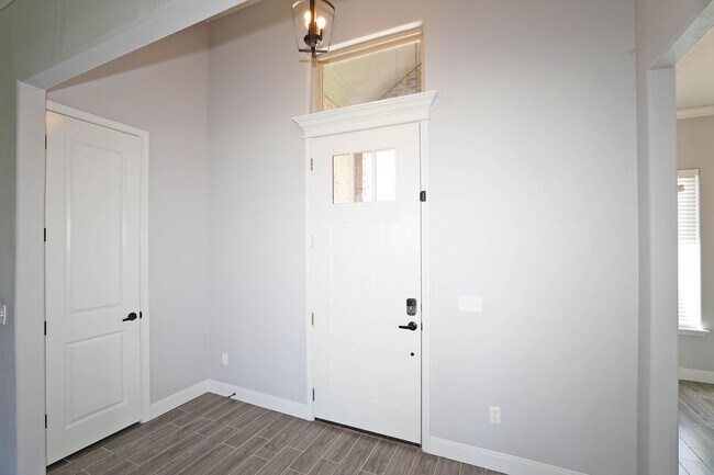 Building Photo - For Lease