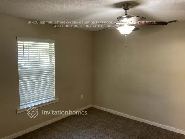 Building Photo - 225 Woodcrest Dr