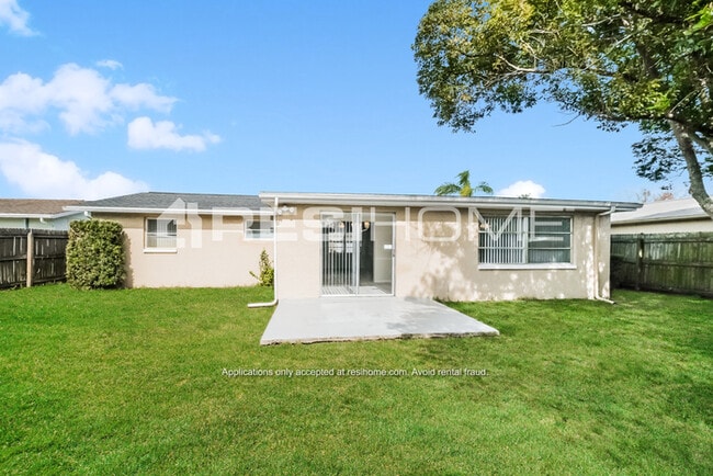Building Photo - 3446 Cincinnati Dr