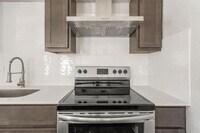 Building Photo - 2810 Dorchester Dr