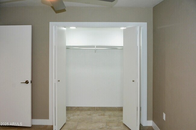 Building Photo - 14801 N Agua Fria Dr