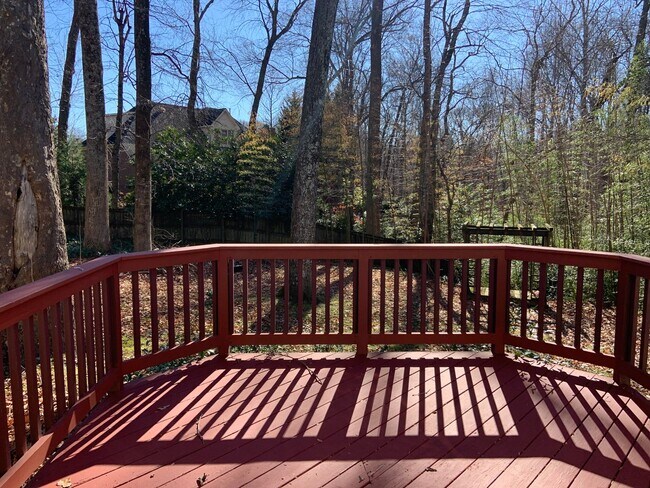 Building Photo - Wonderfully Maintained Ranch in North Oaks!