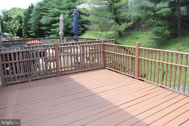 Building Photo - 11130 Hollowbrook Rd