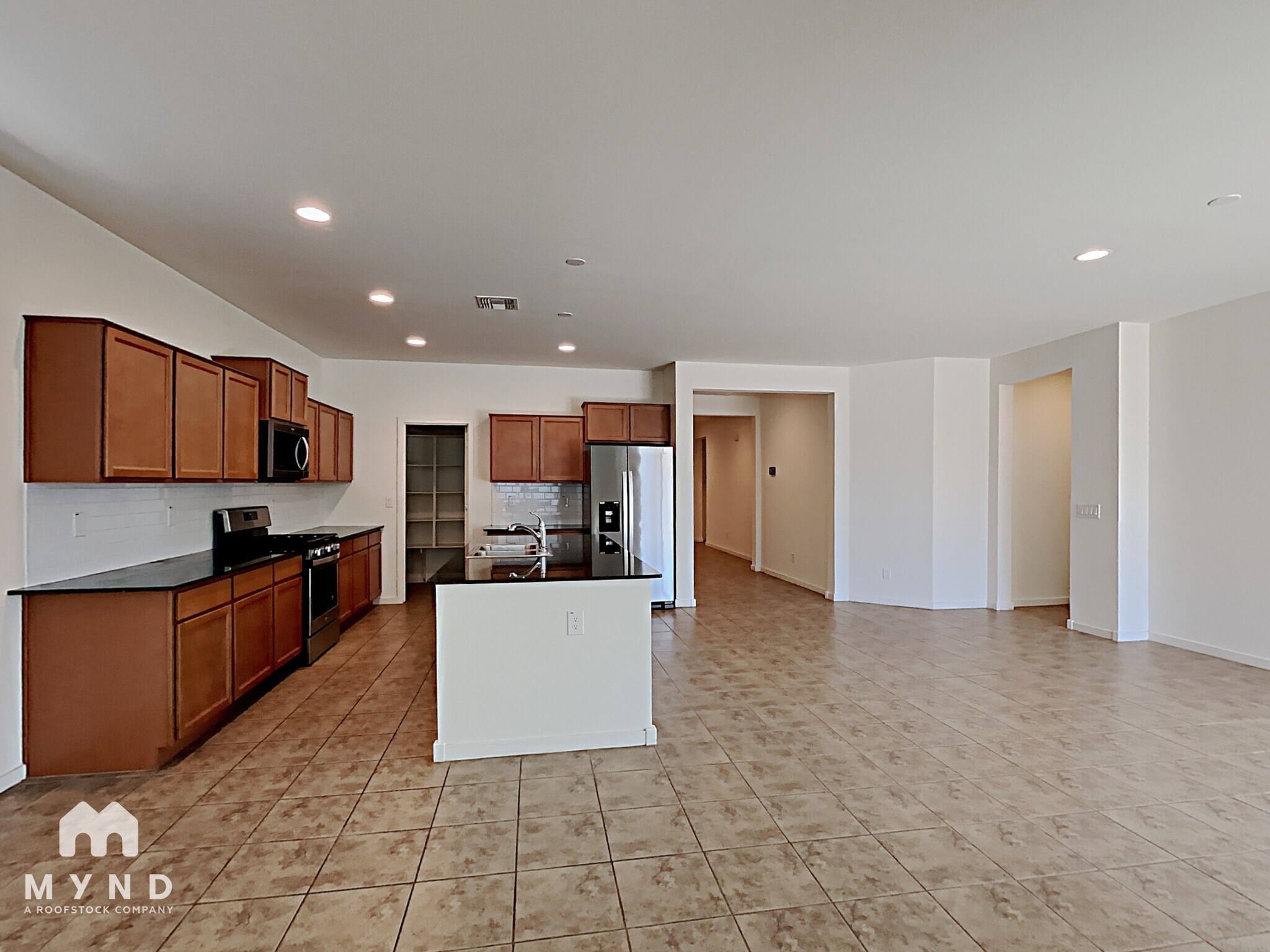 Building Photo - 565 W Tallula Trail