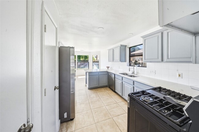 Building Photo - 19519 Mallard Lake Ln