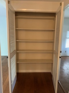 hallway linen closet - 5474 Berkeley Rd