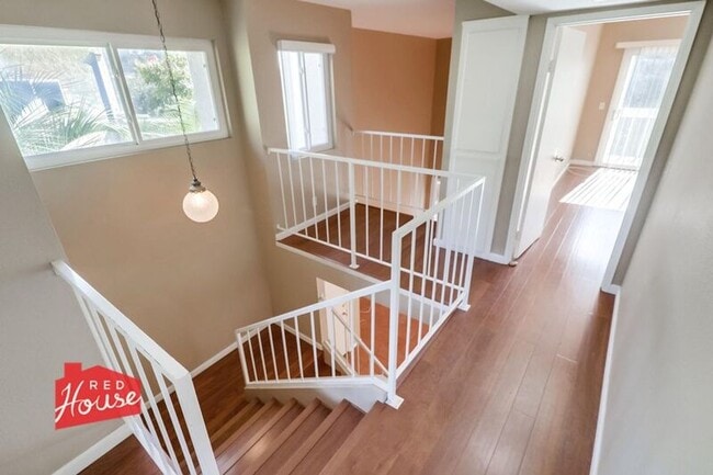 Building Photo - 825 Mola Vista Way