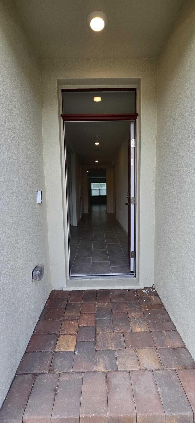 Building Photo - 528 Seafoam Cir