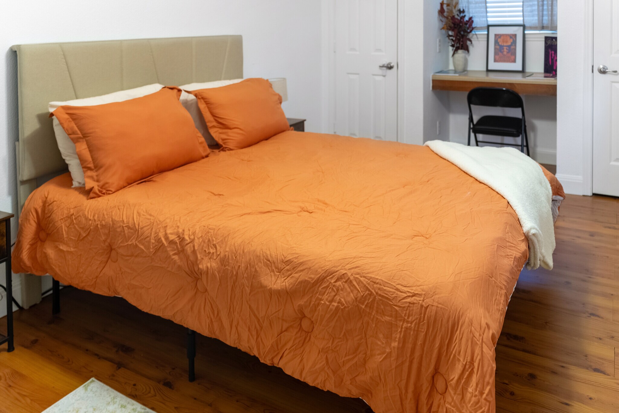 Building Photo - Room in Condo on Avenue A