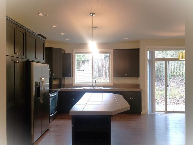 Building Photo - Modern Home in SW Portland