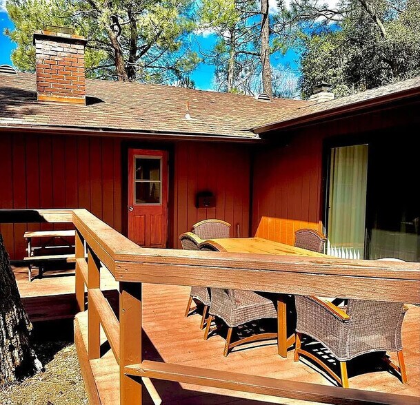 patio - 7627 Pine Blvd