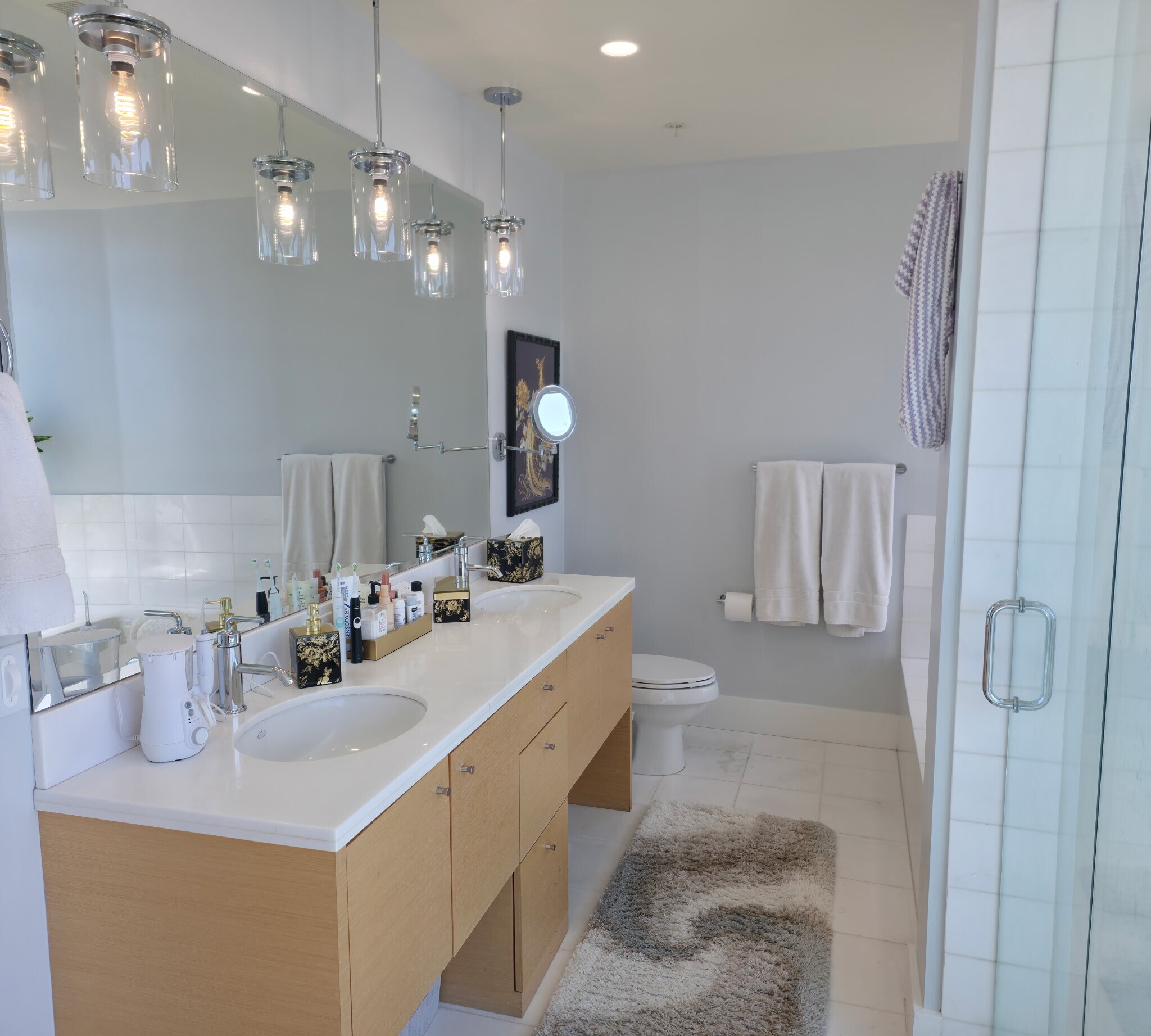 main bath - 3601 S River Pky
