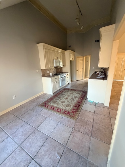 Building Photo - 430 Shadowood Dr