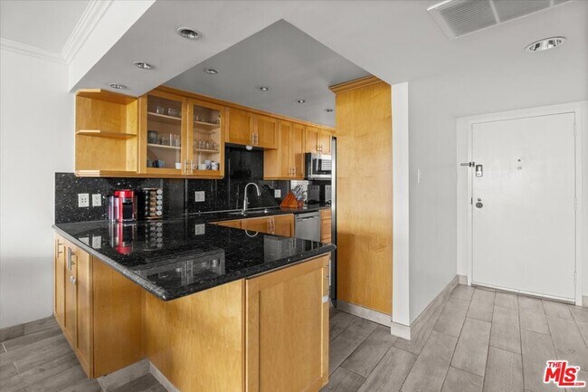 Building Photo - 4316 Marina City Dr