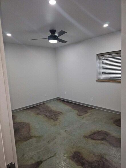 Building Photo - 3136 Hermina St