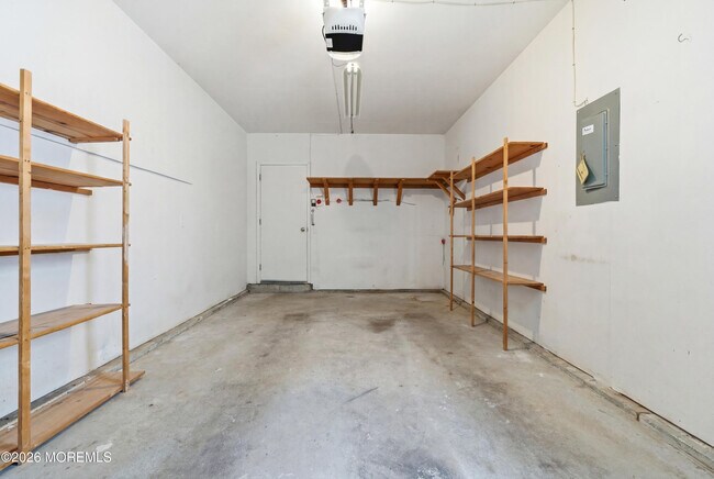 Building Photo - 91 Westport Dr