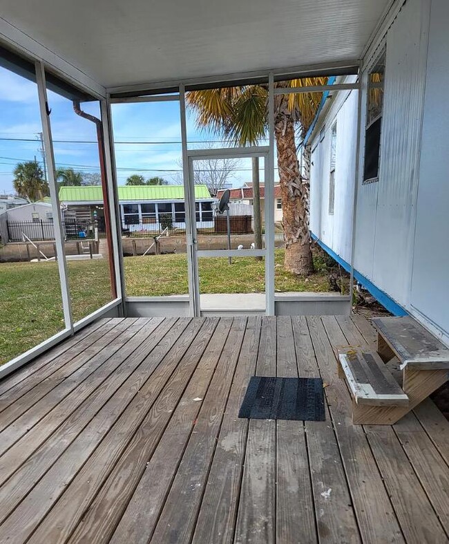 Building Photo - 6727 Saltwater Blvd