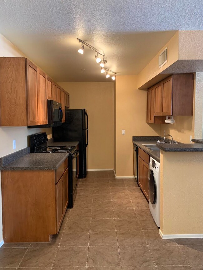 Kitchen - 1385 W University Ave