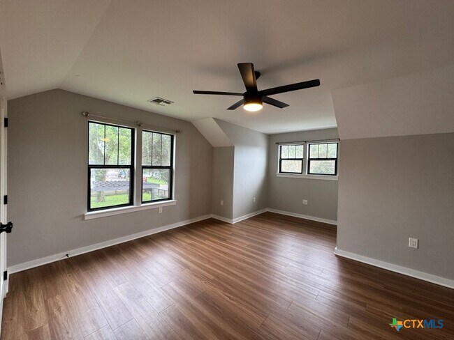 Building Photo - 1704 N Washington St