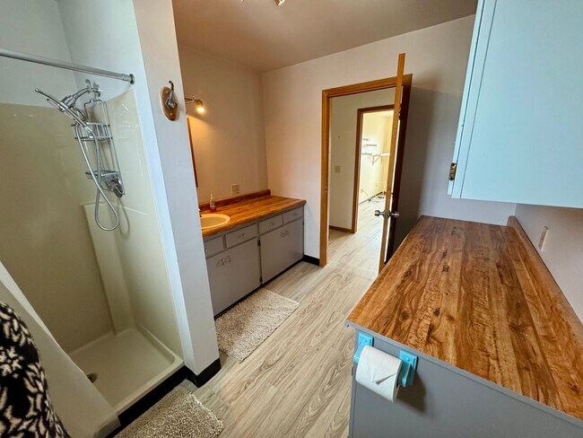 Building Photo - Ocean Park 2-Story Home, Deck with Views, Separate Living Spaces