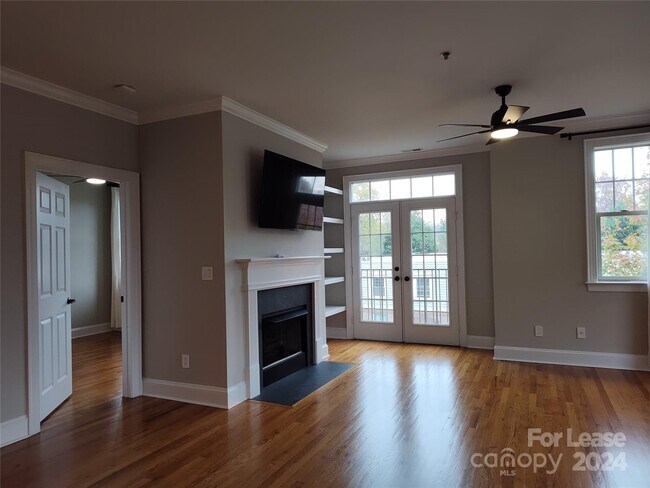 Building Photo - 1129 Park West Dr