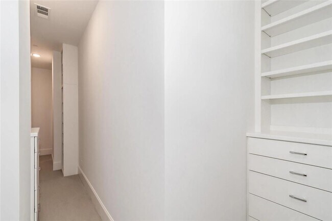 Building Photo - 3821 N Braeswood Blvd