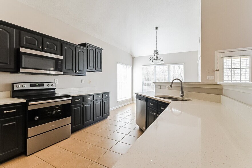 Building Photo - 703 Timber Creek S