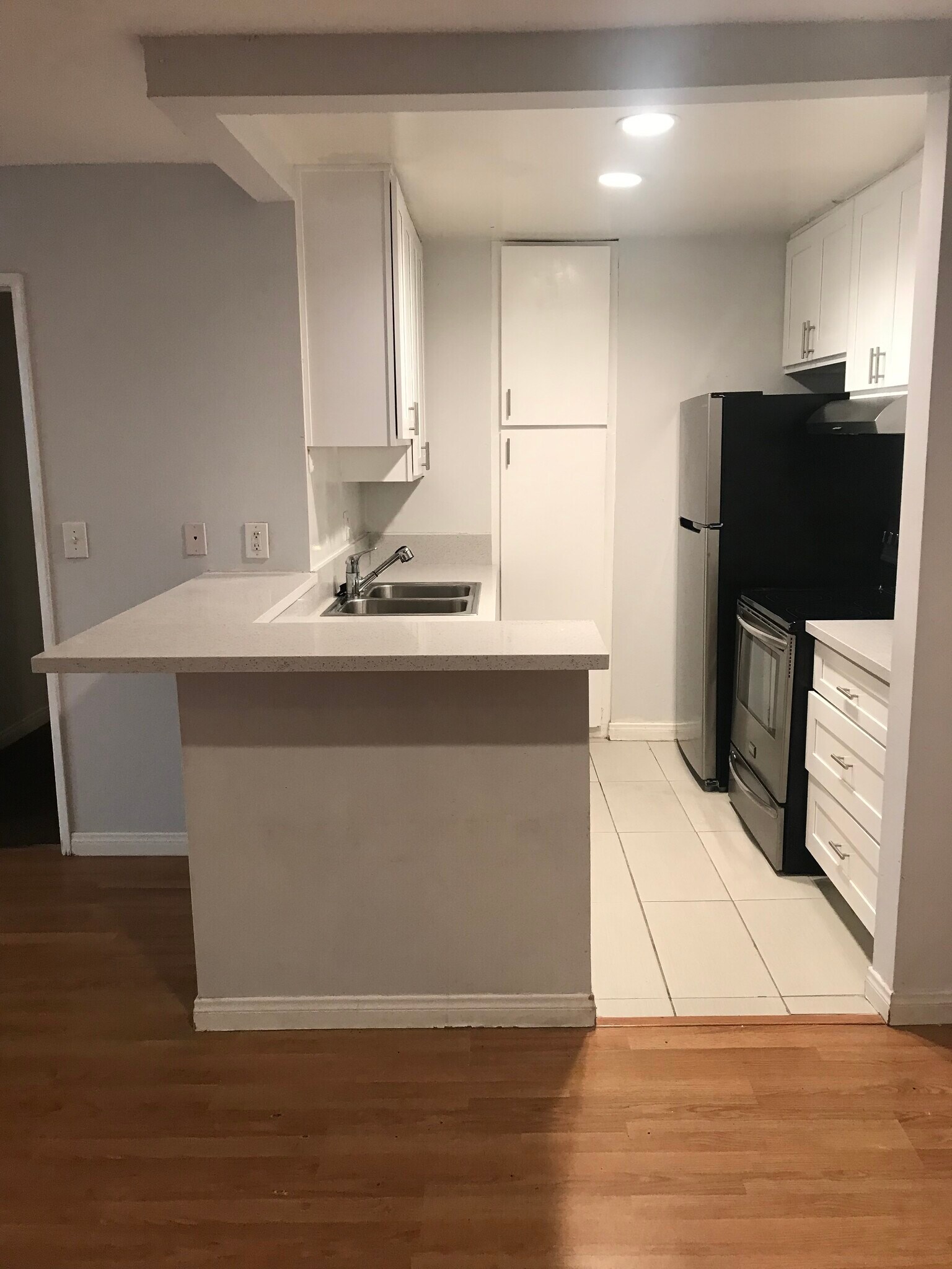 Building Photo - 8650 Gulana Ave
