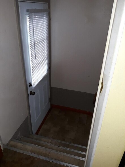 To backyard/basement - 1125 Walker Ave