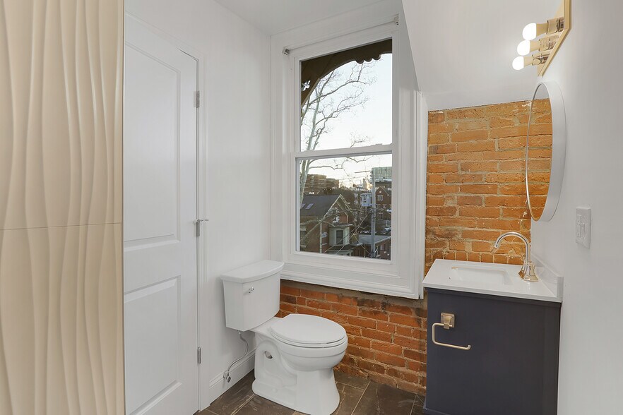 Building Photo - 57 Trumbull St