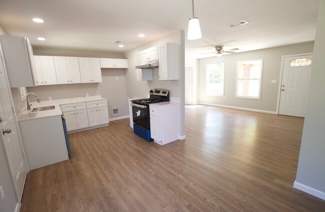 Building Photo - 4525 Old Dallas Rd