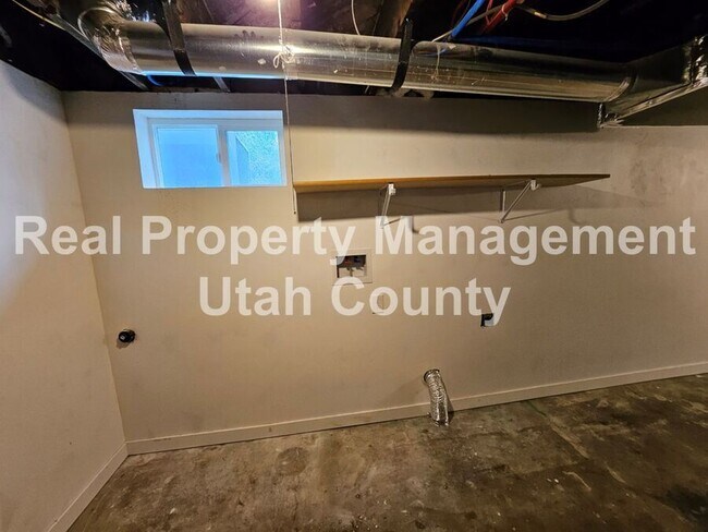 Building Photo - 152 W 100 S