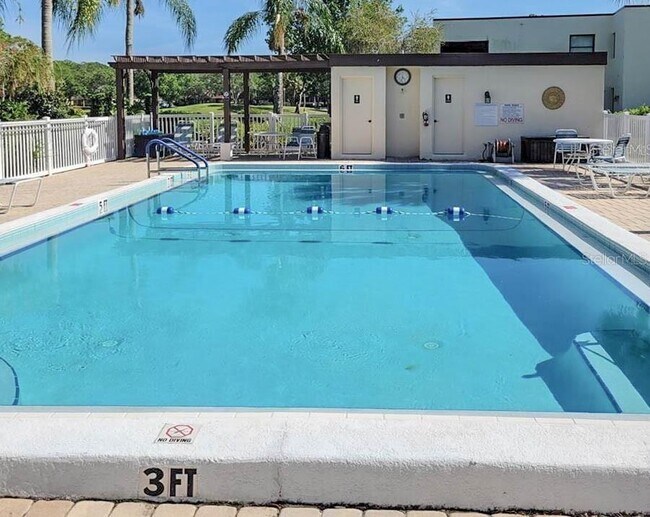 Building Photo - 5018 MARSHFIELD Rd