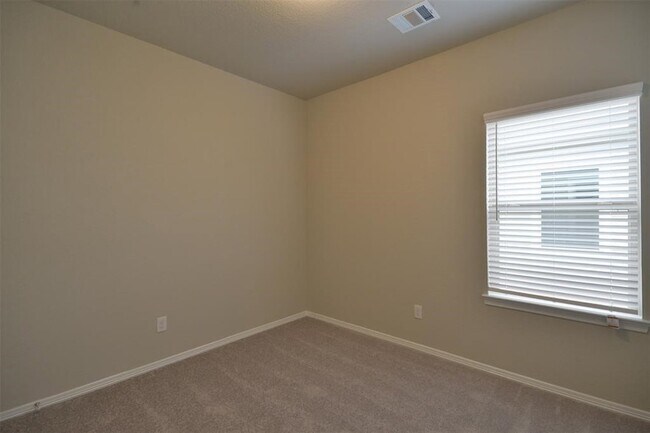 Building Photo - 24730 Winema Wds Ln