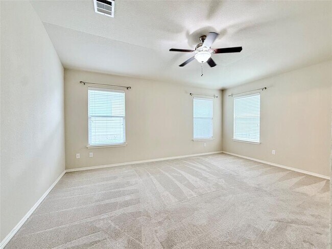 Building Photo - 314 Comal Run