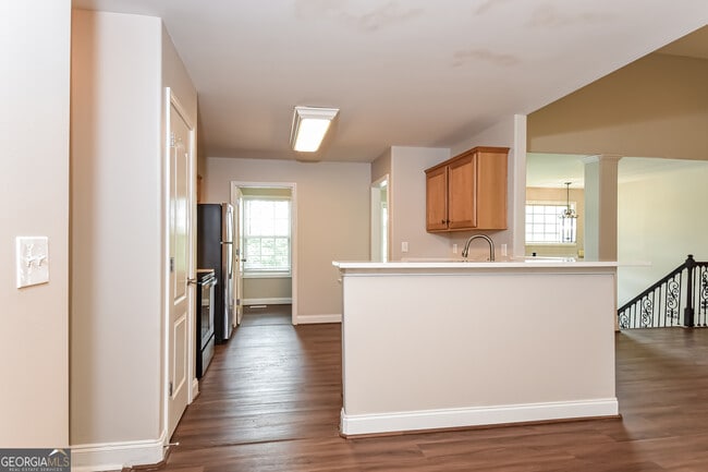 Building Photo - 3823 Refinement Way