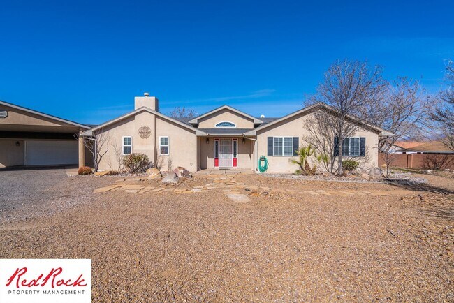 Building Photo - Spacious 3 Bedroom Single-Level Home in Bl...