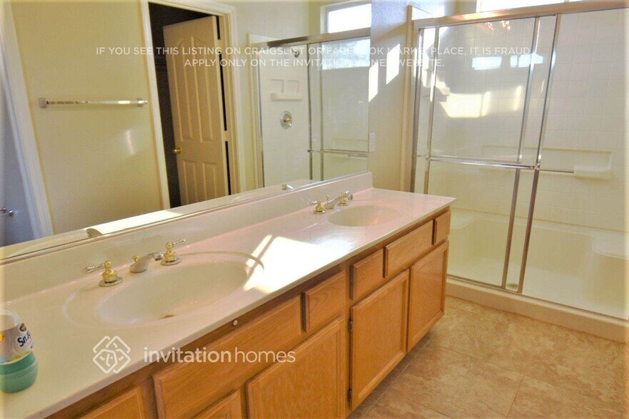 Building Photo - 5043 Comanche Way