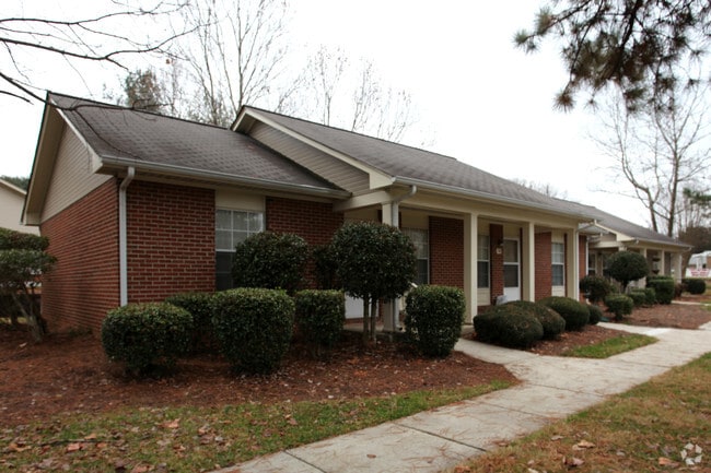 Primary Photo - Ridgeway Apartments