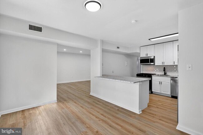 Building Photo - 8481 Greenbelt Rd