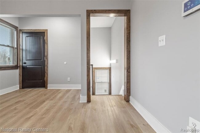 Building Photo - 767 Navahoe St