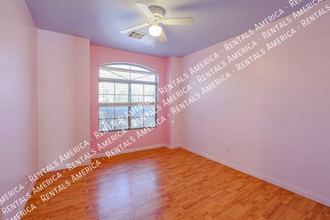 Building Photo - 1104 S 238th Dr