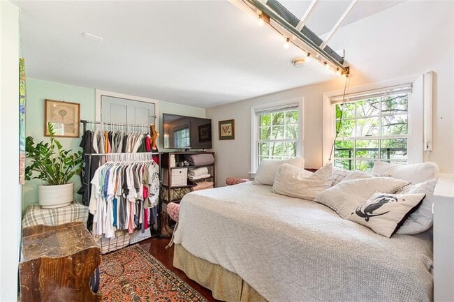 Building Photo - 74 3rd St