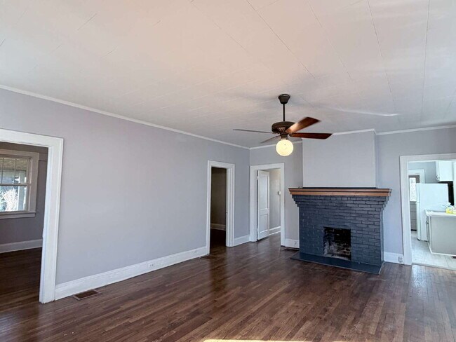 Building Photo - Rare Downtown Asheville Rental: 3BR/2BA House with Huge Yard & City Convenience- Dogs allowed!