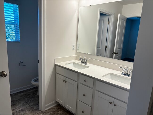 Building Photo - 2721 Yeager Dr NW
