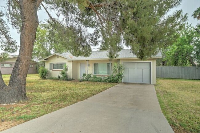 Building Photo - READY TO VIEW NOW! Charming 2-Bedroom Rent...