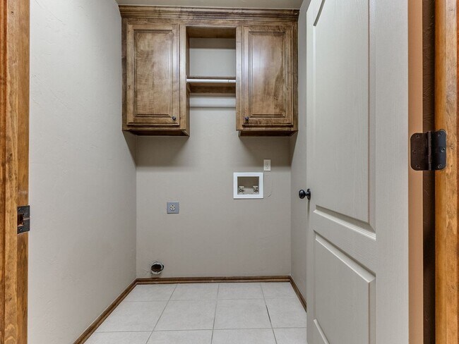 Building Photo - 2409 Kyle Robert Ln