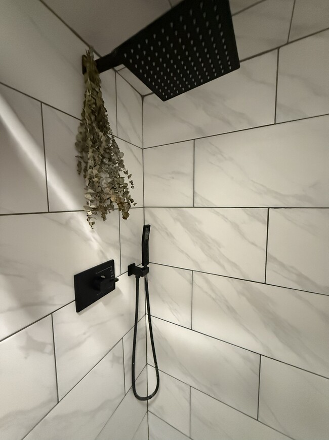 Building Photo - 1642 N Broad St