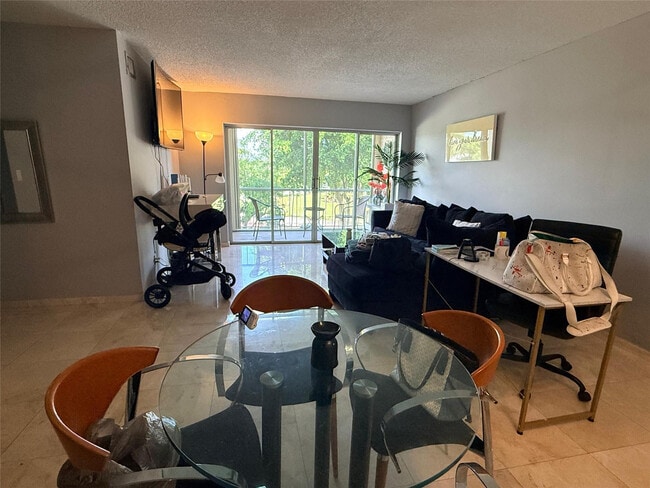 Building Photo - 505 Spencer Dr