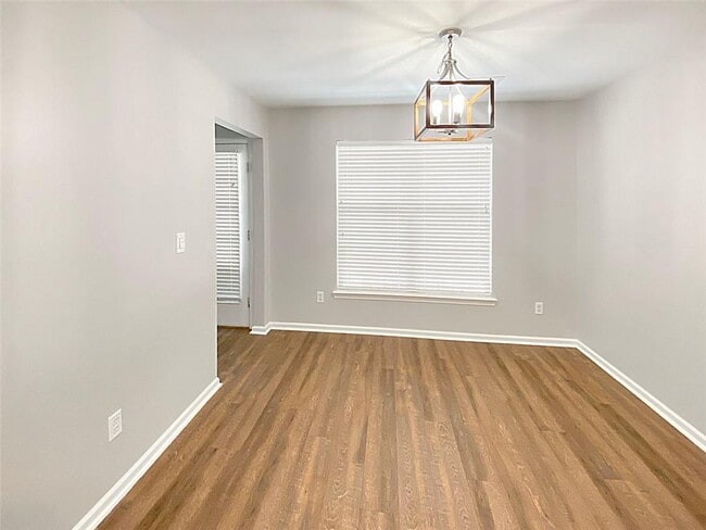 Building Photo - 1232 Gates Cir SE